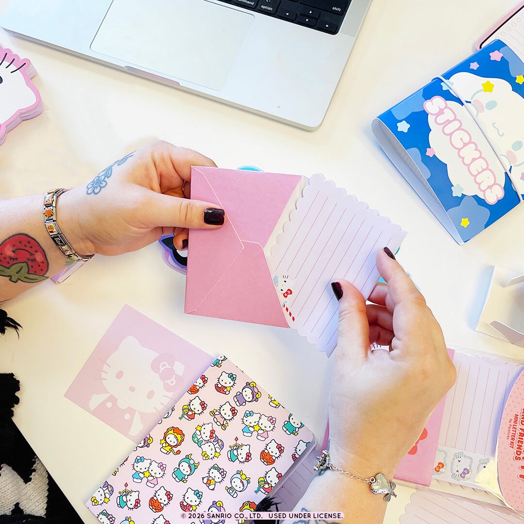 Pipsticks + Hello Kitty and Friends Besties Box